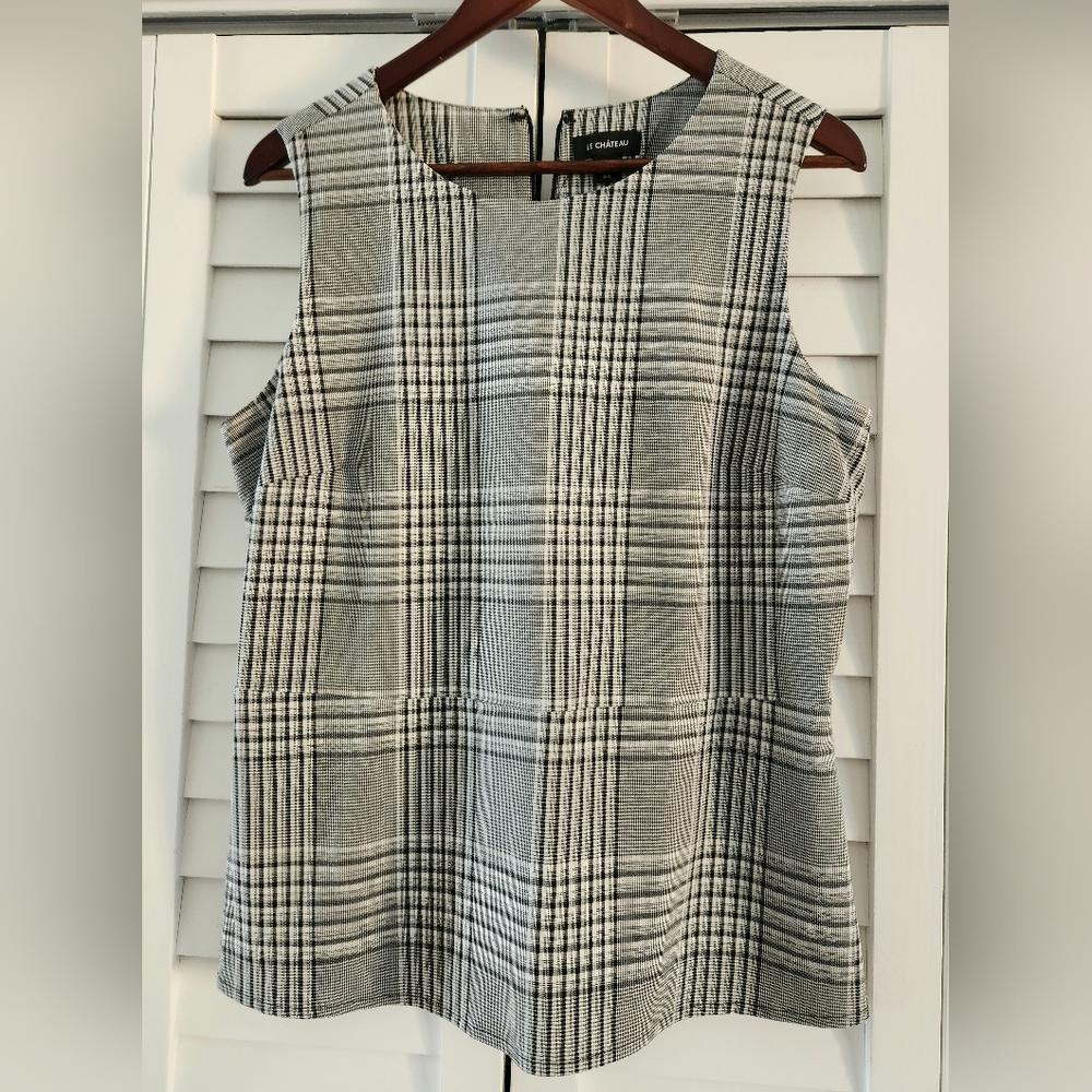 Sleeveless houndstooth top